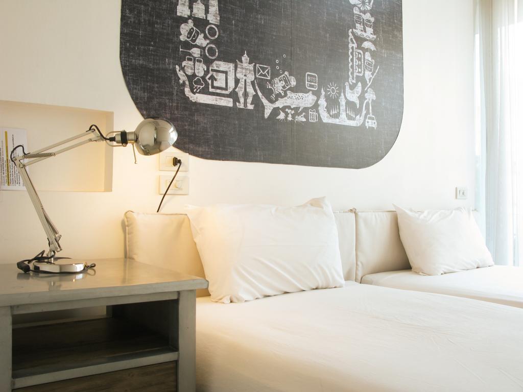 Refillnow! Hostel Bangkok Bagian luar foto